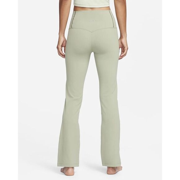 Nike Women's Light Green Leggings - Picture 2 of 8